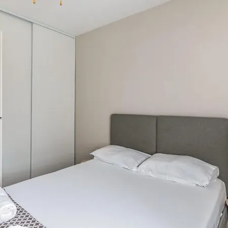 Porte Royale Avec Parking - Welkeys Daire